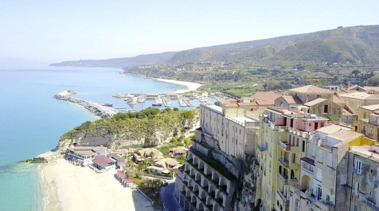 B&B Kamalei تروبيا المظهر الخارجي الصورة