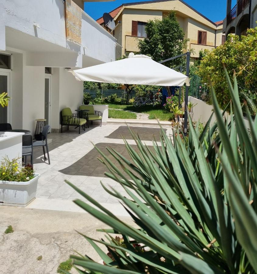 B&B Kamalei تروبيا المظهر الخارجي الصورة